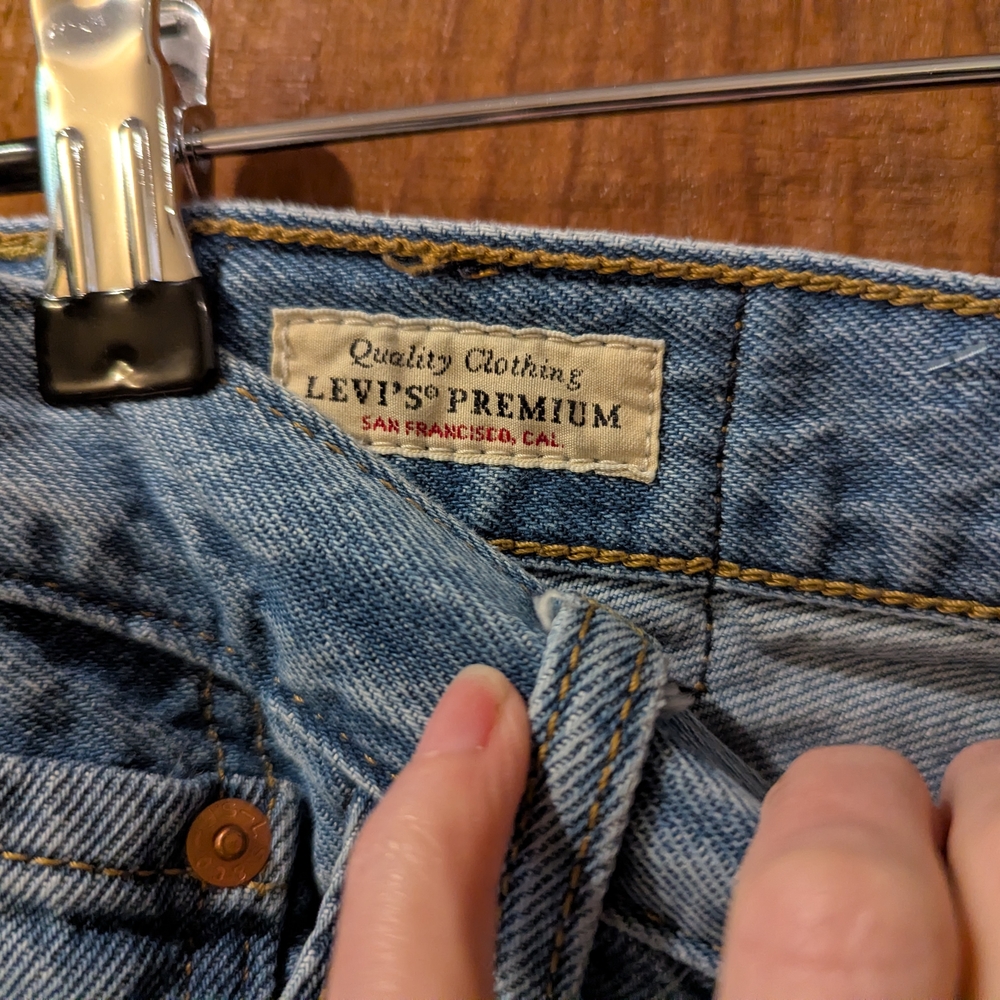 Classic Light Blue Denim Jeans - Picture 2 of 6